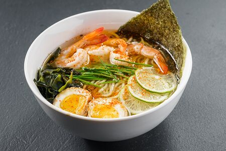 Рамен с креветками