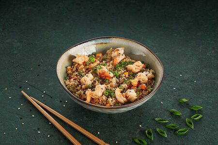 Рис с креветками в соусе пад тай