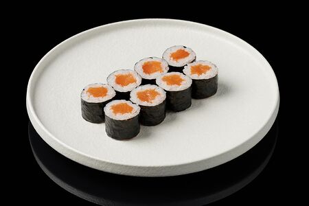 Маки ролл с лососем