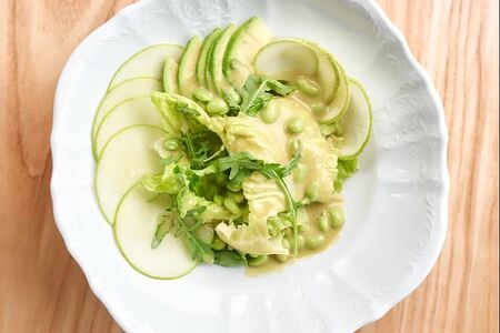 Большой зеленый салат