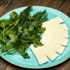 Брынза с зеленью