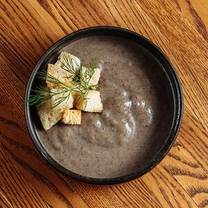 Суп-крем из шампиньонов с гренками