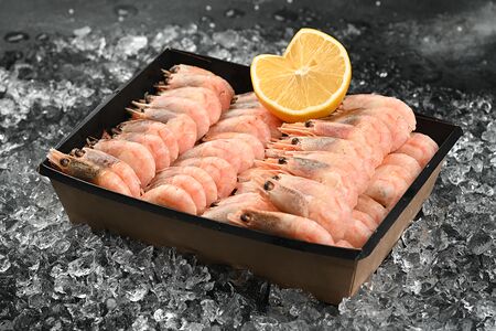 Северные креветки на льду