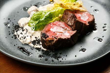 Тёплый ростбиф с белыми грибами