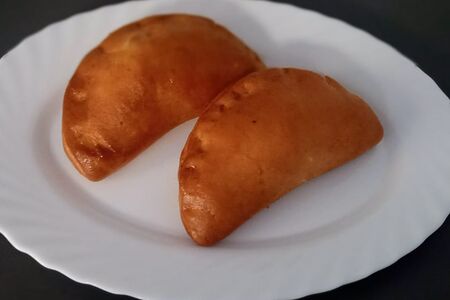 Пирог с луком и яйцом