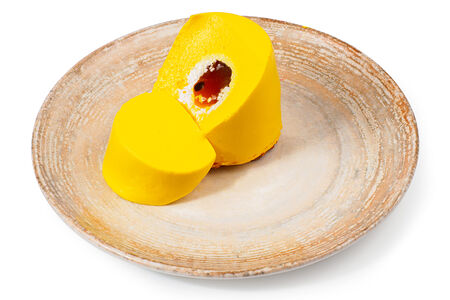 Пирожное манго-маракуйя