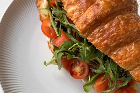 Круассан с семгой