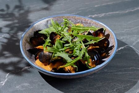 Мидии с муссом из вяленых томатов