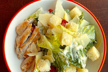 Цезарь с курицей