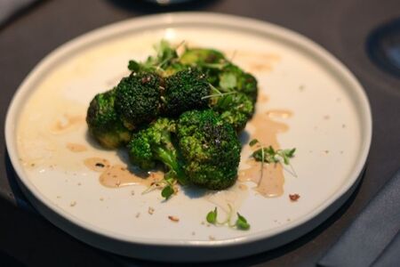 Брокколи в соусе гамадари