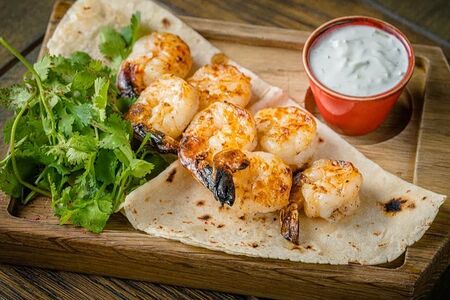 Шашлык из креветок