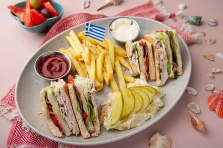 Клаб-сэндвич с ветчиной и сыром