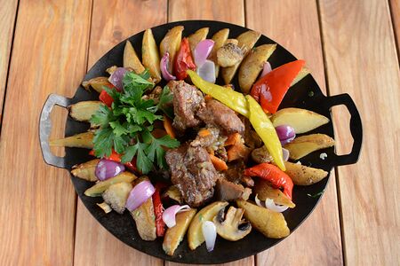 Садж со свининой