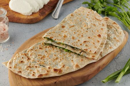 Кутаб с сыром и зеленью