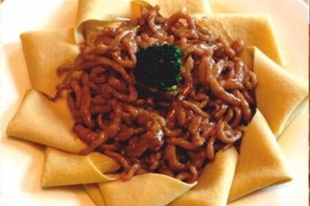 Свинина по-пекински с соевыми блинчиками