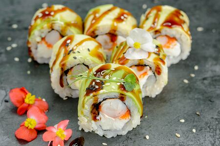 Малый авокадо и креветка