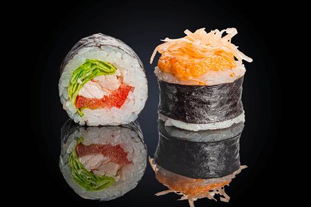 Запеченный ролл Цезарь