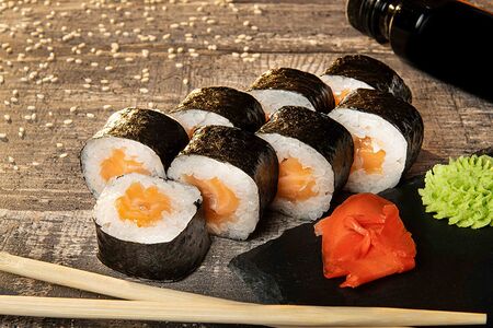 Ролл Сяке маки