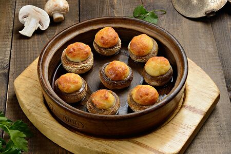 Грибы с сыром сулугуни