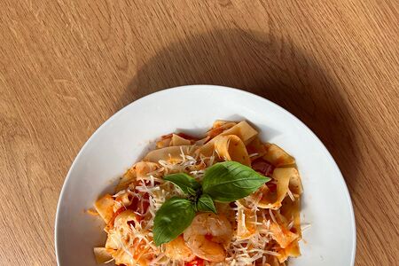 Паста с тигровыми креветками