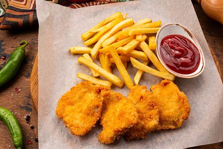 Наггетсы с картофелем фри детское меню