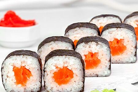 Ролл с лососем