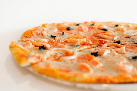 Пицца с креветками