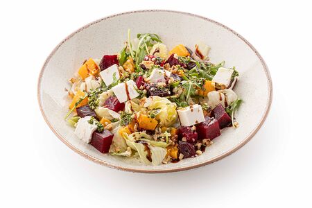 Осенний салат с печёной тыквой и свёклой