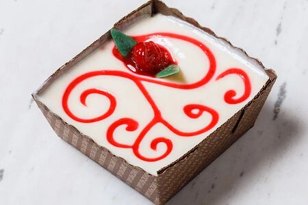 Десерт Малина-гурмэ