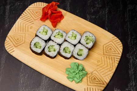 Маки Огурец