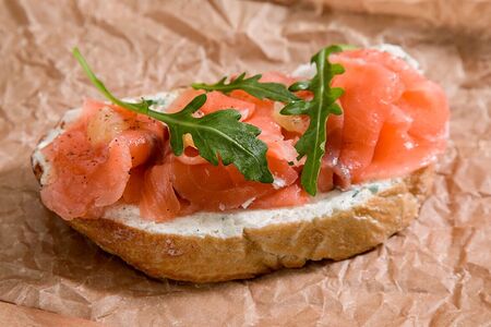 Брускетта с семгой
