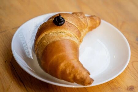 Круассан с шоколадом