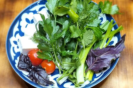 Зелень с сыром чанах