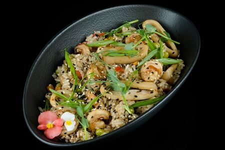 Чесночный рис с морепродуктами