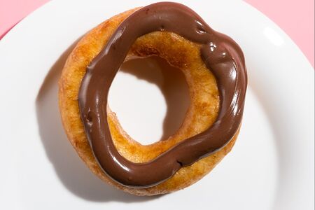 Бокс на 8 пончиков с карамелью