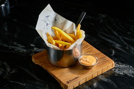 Картофель фри с соусом гольф