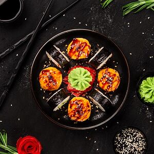 Ролл с угрём