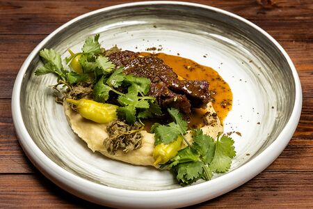 Щеки говяжьи с аджикой