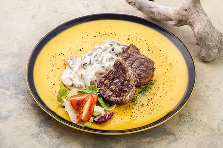 Медальоны из говядины