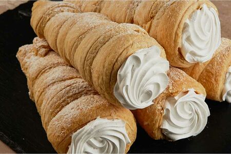 Трубочка слоеная