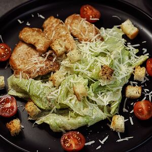 Цезарь с курицей