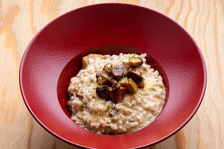 Ризотто с белыми грибами и вешенками