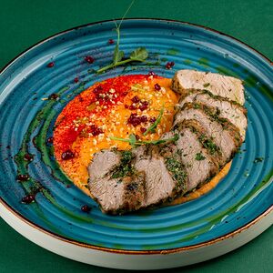 Свиная вырезка в травяной панировке