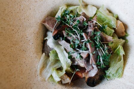 Теплый салат с языком