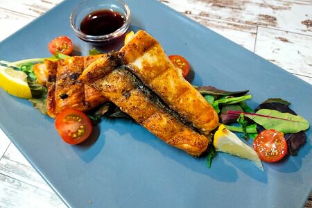 Стейк из лосося