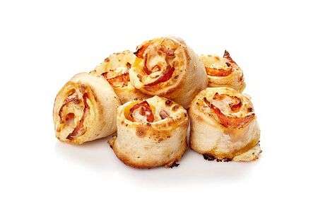 Рулетики с пепперони