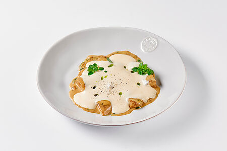 Белые грибы с муссом из Пармезана