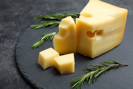 Сыр твёрдый