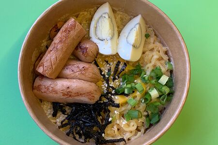 Рамён с куриной колбаской