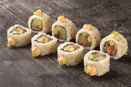 Лосось в кунжуте